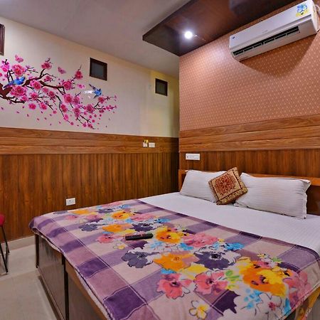 Hotel Dharam Villa Калка Экстерьер фото