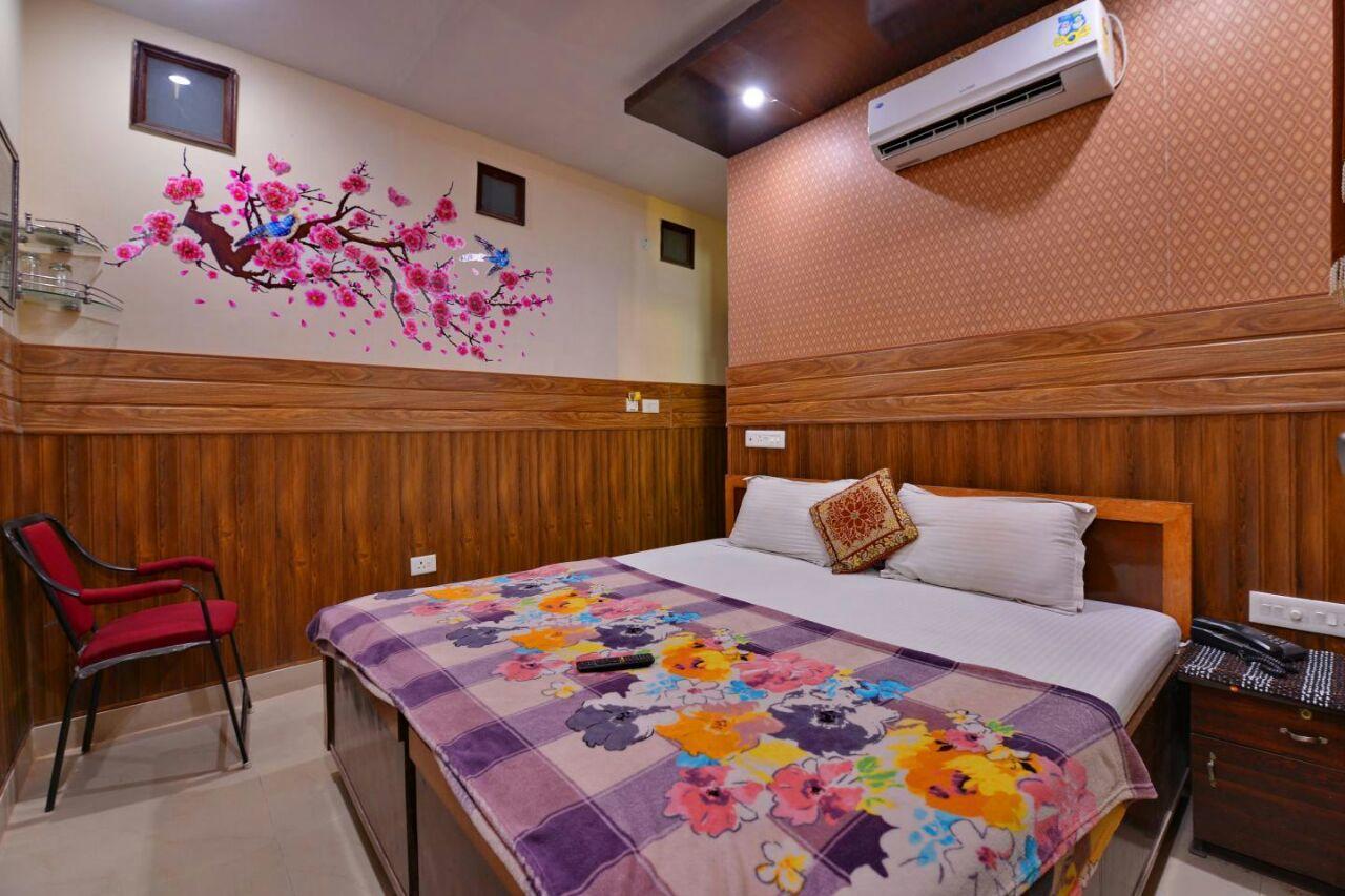 Hotel Dharam Villa Калка Экстерьер фото